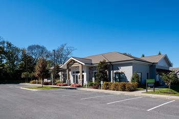 Clubhouse with coffee bar and wi-fi